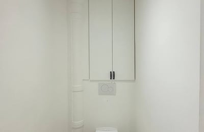 Rent of a 2-room apartment with a balcony and tower view, 48 m², Paris, France